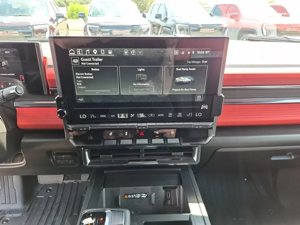 2026 GMC Hummer EV - Image 13 of 20