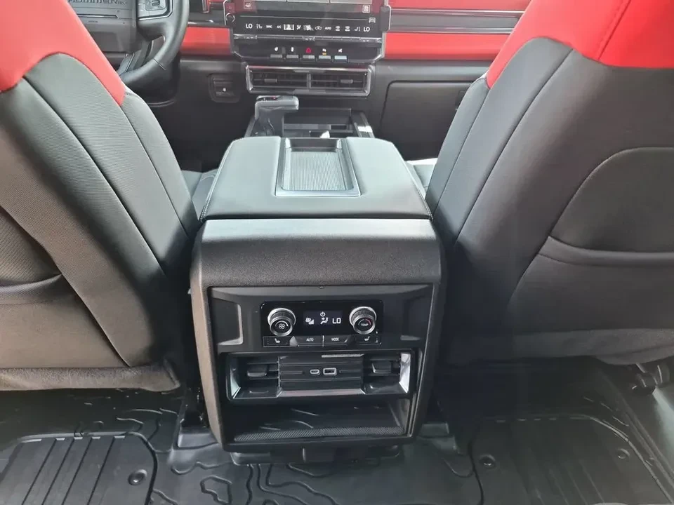2026 GMC Hummer EV - Image 17 of 20