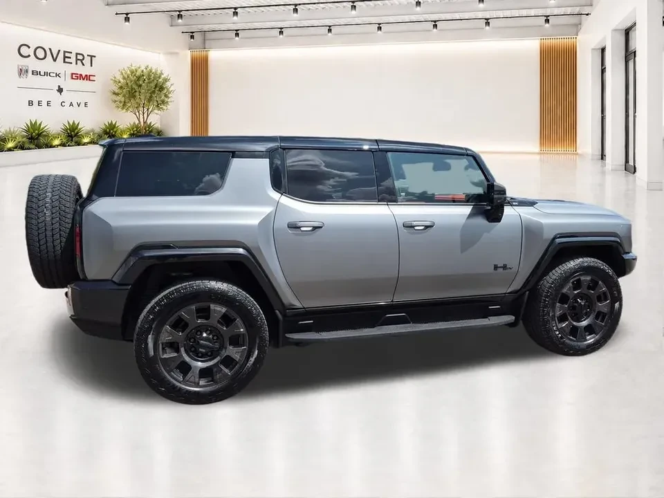 2026 GMC Hummer EV - Image 8 of 20