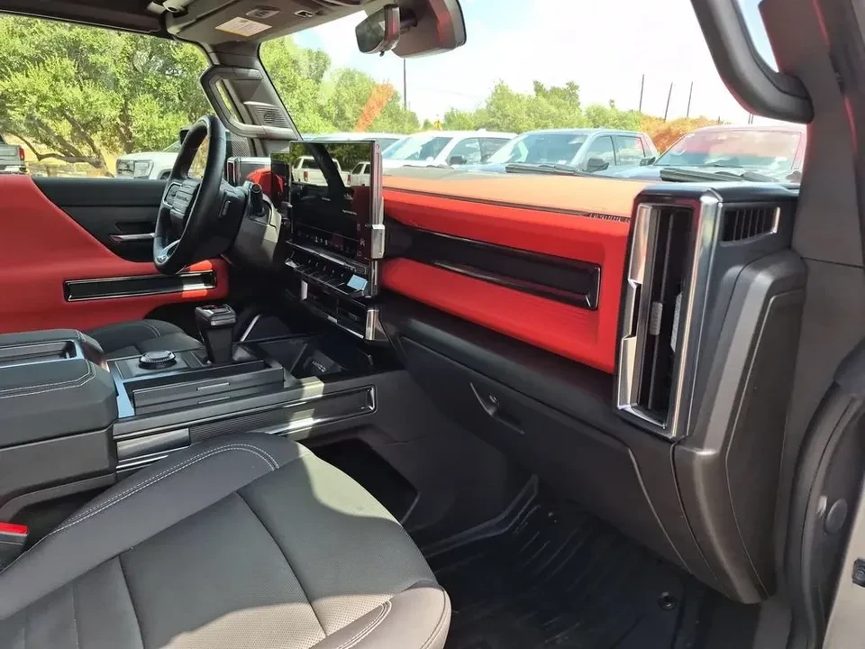 2026 GMC Hummer EV - Image 20 of 20