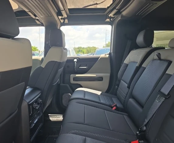2026 GMC Hummer EV - Image 9 of 9