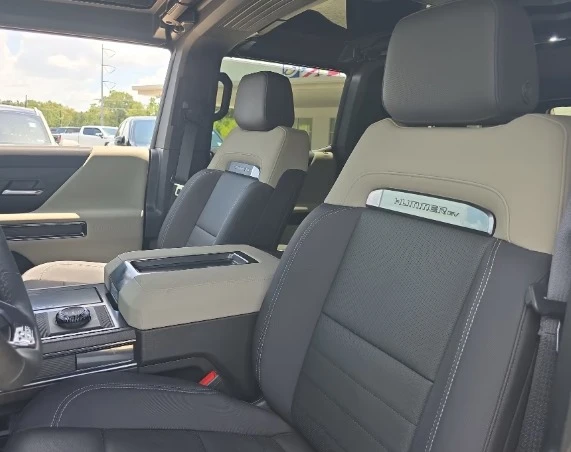 2026 GMC Hummer EV - Image 8 of 9