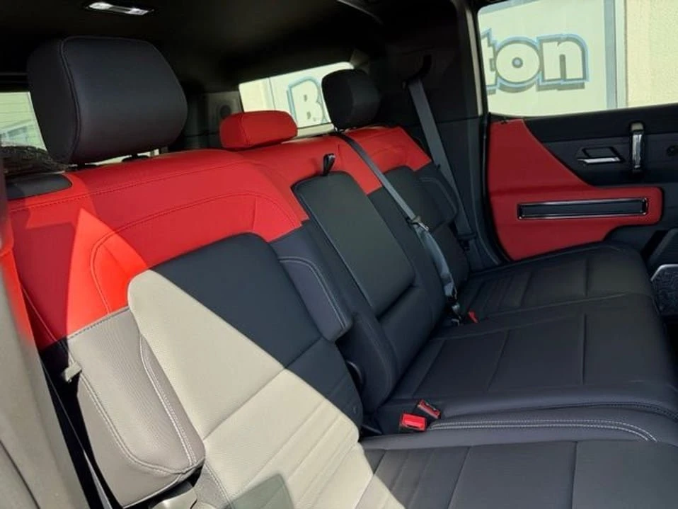 2026 GMC Hummer EV - Image 9 of 15