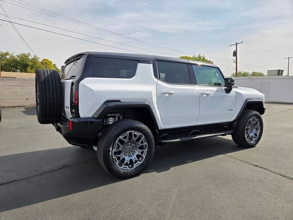 2026 GMC Hummer EV - Image 6 of 20