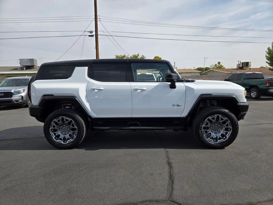 2026 GMC Hummer EV - Image 7 of 20