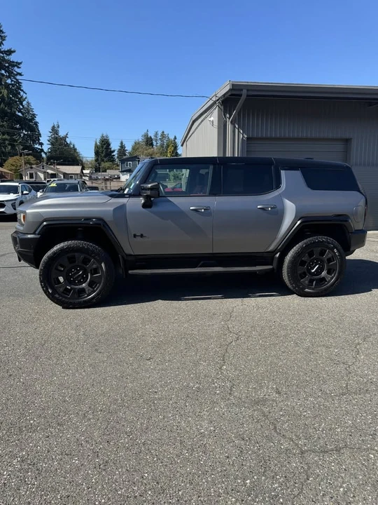 2026 GMC Hummer EV - Image 4 of 16