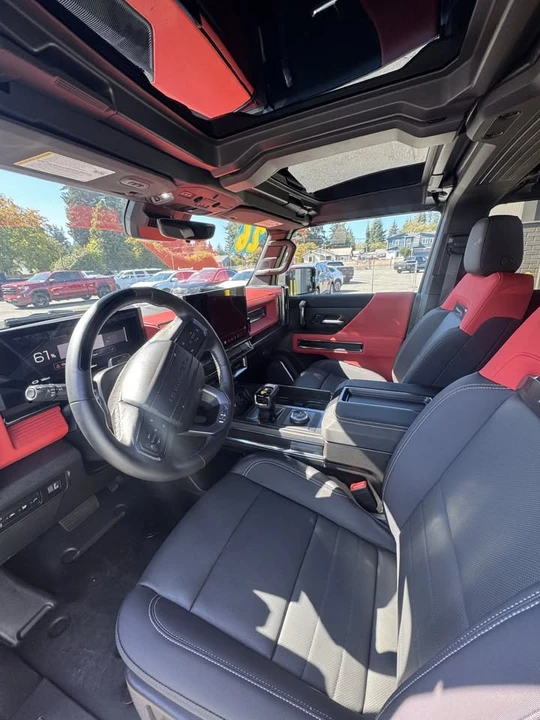 2026 GMC Hummer EV - Image 7 of 16