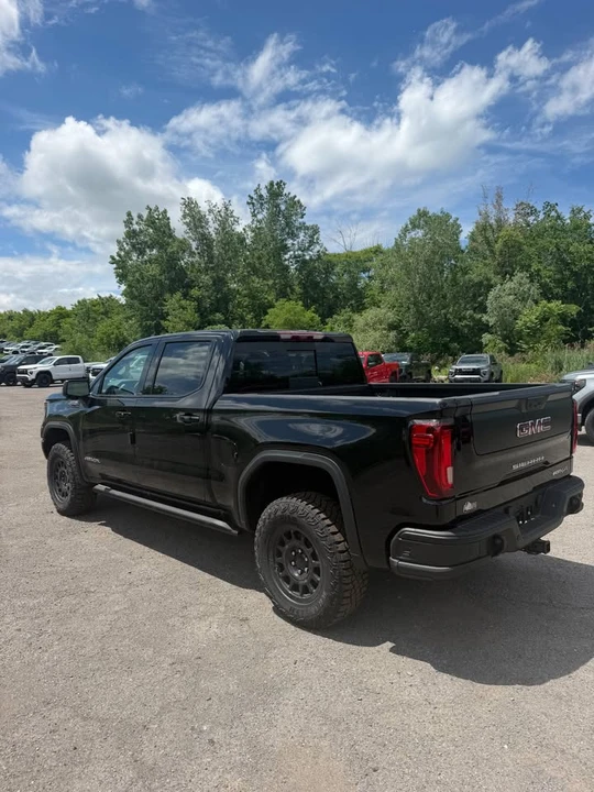 2026 GMC Sierra 5th Gen - Image 4 of 9