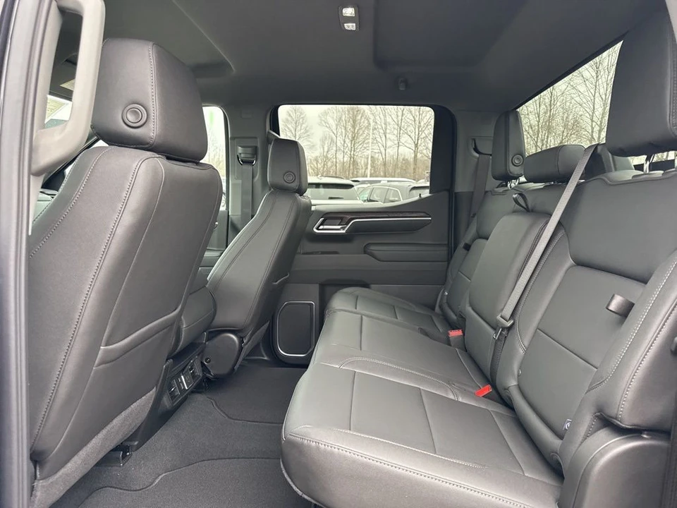 2026 GMC Sierra 5th Gen - Image 12 of 21