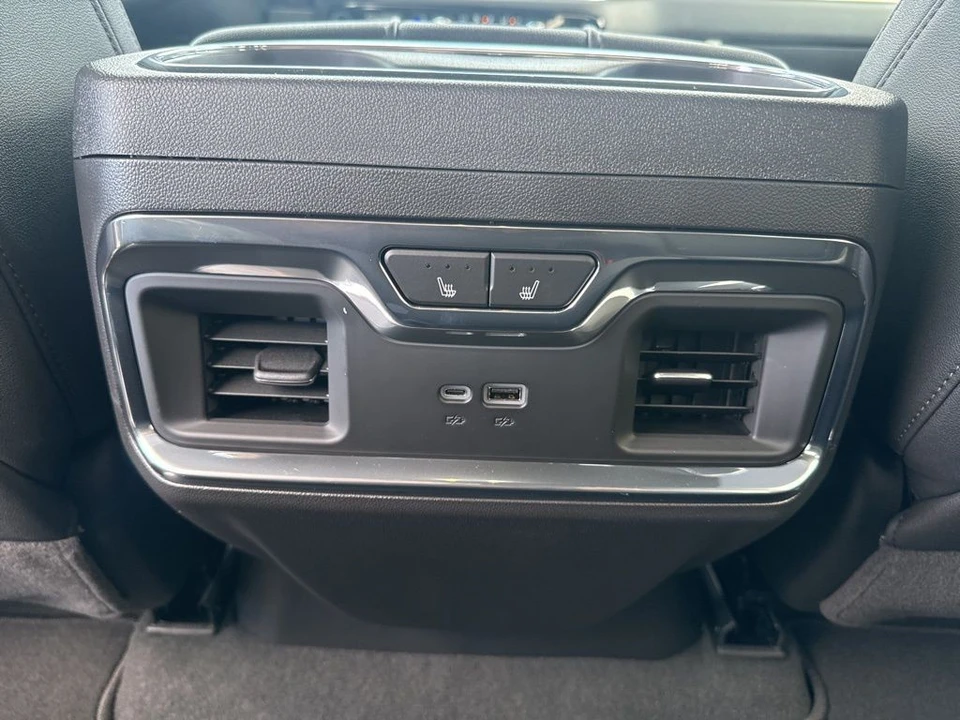 2026 GMC Sierra 5th Gen - Image 13 of 21