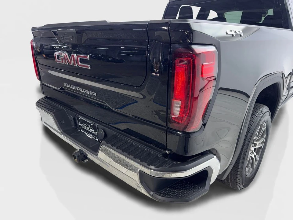 2026 GMC Sierra 5th Gen - Image 18 of 21