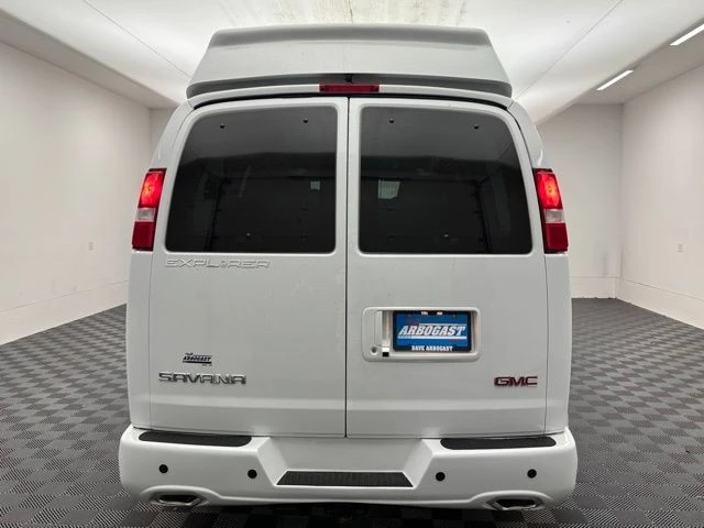 2026 GMC Savana - Image 9 of 21
