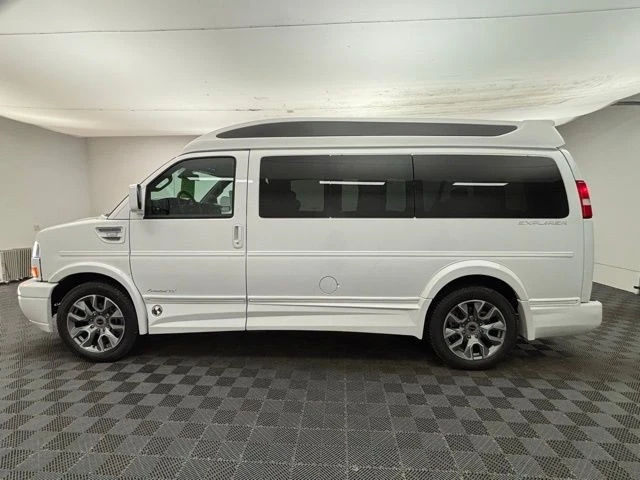 2026 GMC Savana - Image 14 of 21