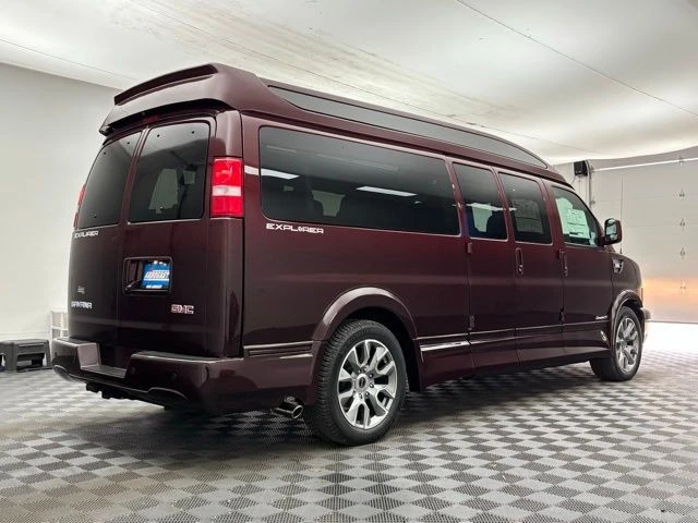 2026 GMC Savana - Image 8 of 31