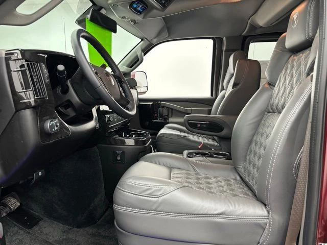 2026 GMC Savana - Image 19 of 31