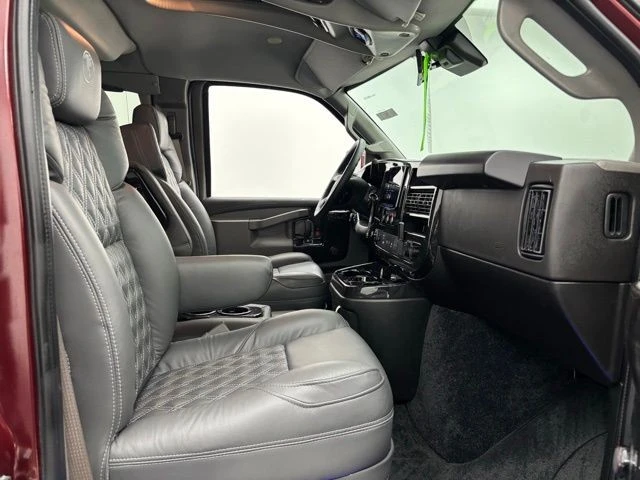 2026 GMC Savana - Image 24 of 31
