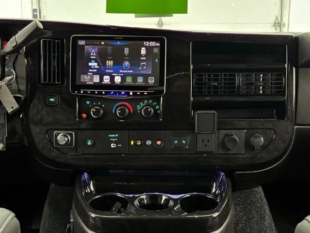 2026 GMC Savana - Image 26 of 31