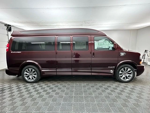 2026 GMC Savana - Image 6 of 31