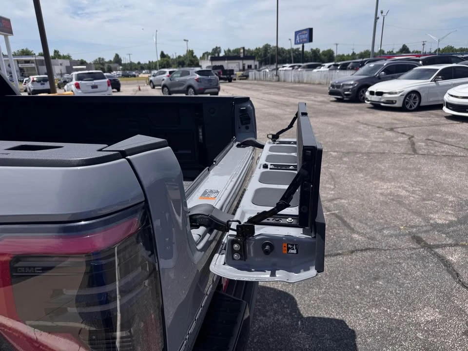 2026 GMC Sierra 5th Gen - Image 13 of 16