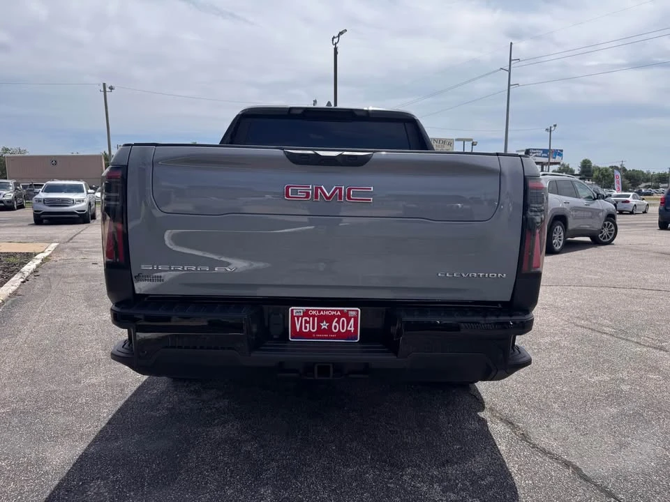 2026 GMC Sierra 5th Gen - Image 4 of 16