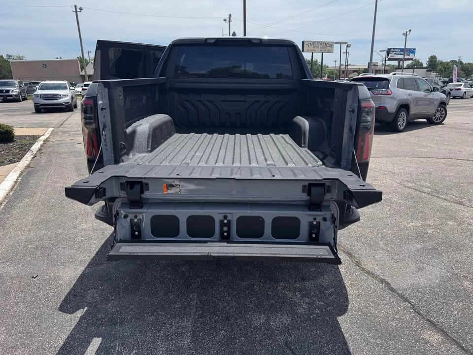 2026 GMC Sierra 5th Gen - Image 12 of 16