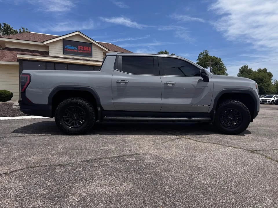 2026 GMC Sierra 5th Gen - Image 5 of 16