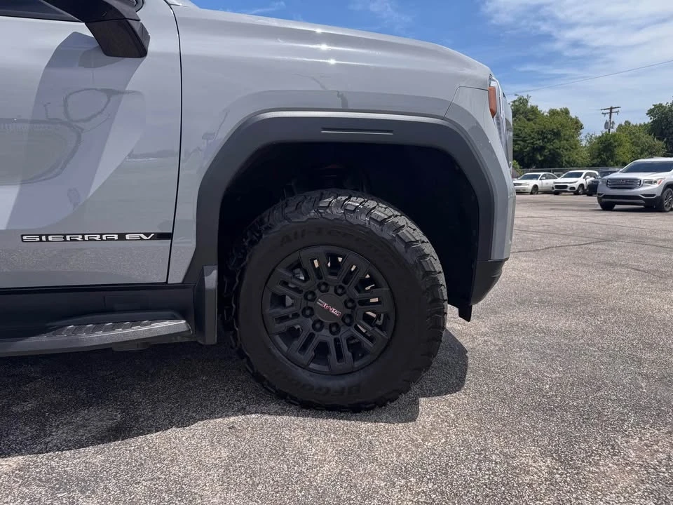 2026 GMC Sierra 5th Gen - Image 10 of 16