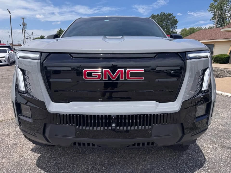2026 GMC Sierra 5th Gen - Image 2 of 16