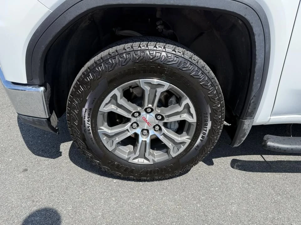 2026 GMC Sierra 5th Gen - Image 2 of 10