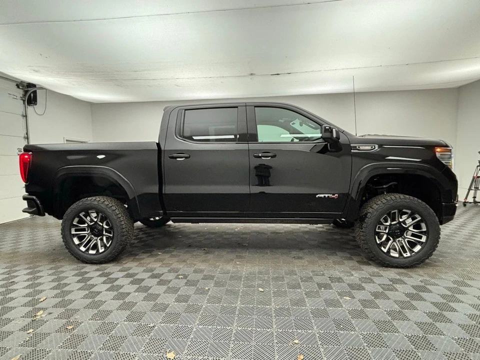 2026 GMC Sierra 5th Gen - Image 7 of 12