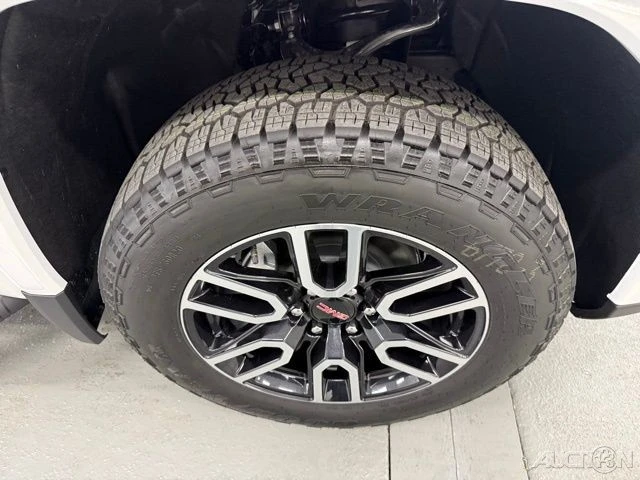 2026 GMC Sierra 5th Gen - Image 4 of 12
