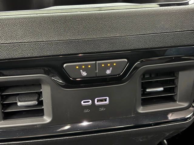 2026 GMC Sierra 5th Gen - Image 7 of 12