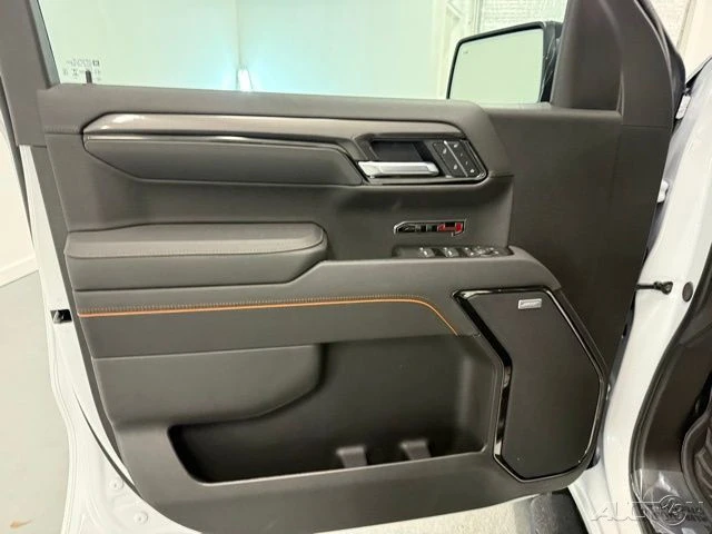 2026 GMC Sierra 5th Gen - Image 13 of 21