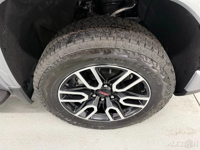 2026 GMC Sierra 5th Gen - Image 4 of 21