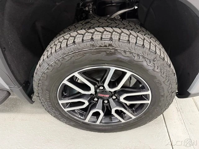 2026 GMC Sierra 5th Gen - Image 4 of 12