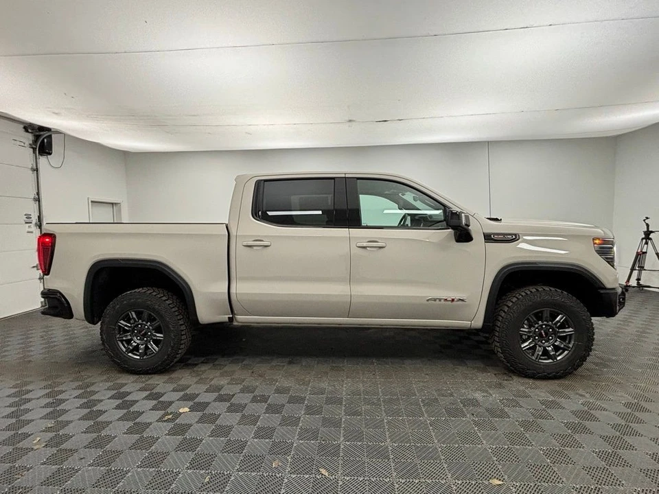 2026 GMC Sierra 5th Gen - Image 5 of 12