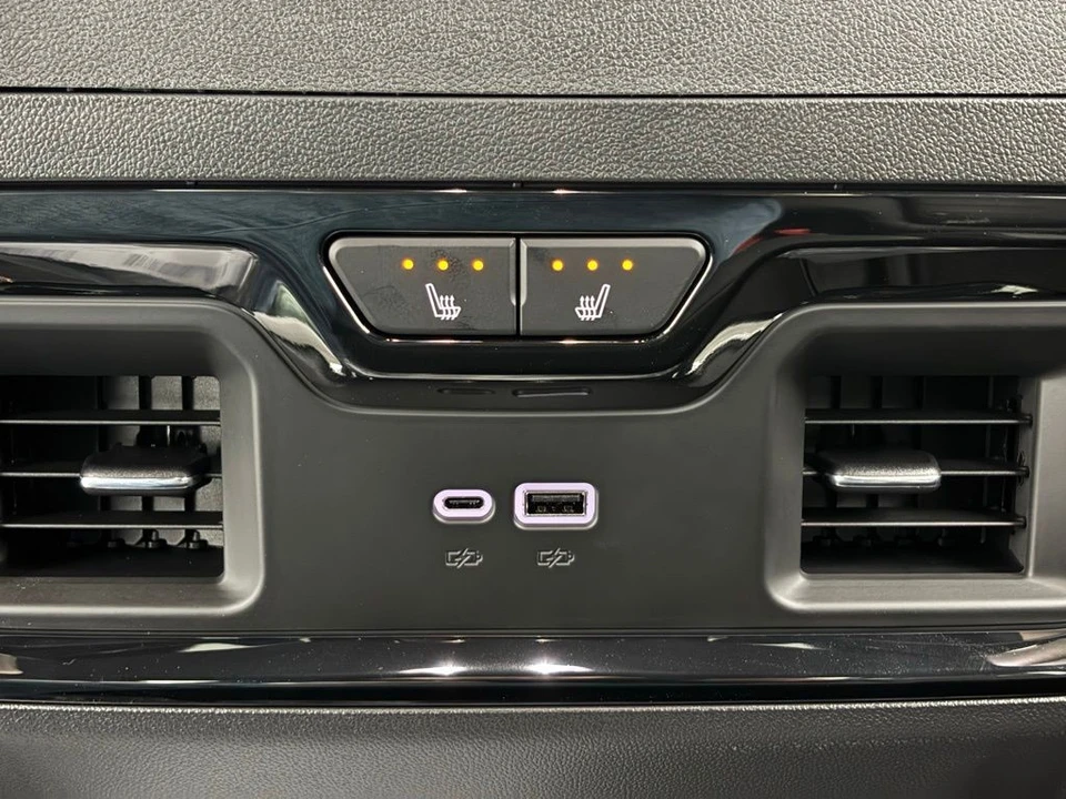 2026 GMC Sierra 5th Gen - Image 4 of 12