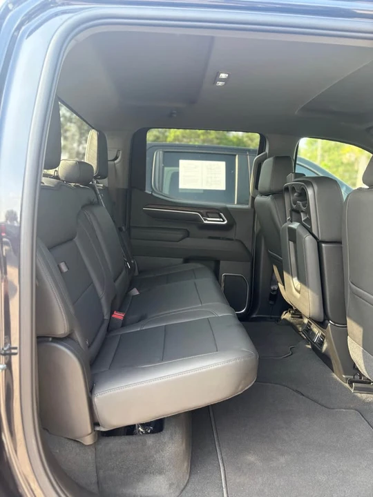 2026 GMC Sierra 5th Gen - Image 4 of 8