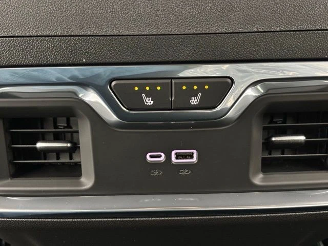 2026 GMC Sierra 5th Gen - Image 8 of 12