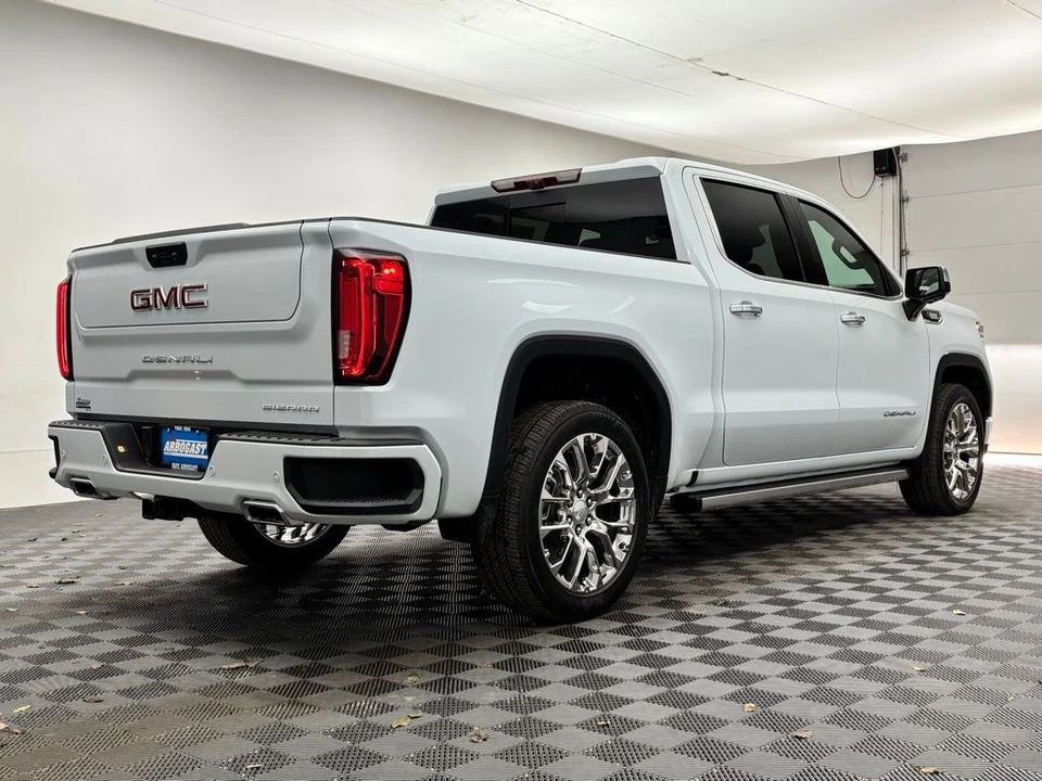 2026 GMC Sierra 5th Gen - Image 9 of 12