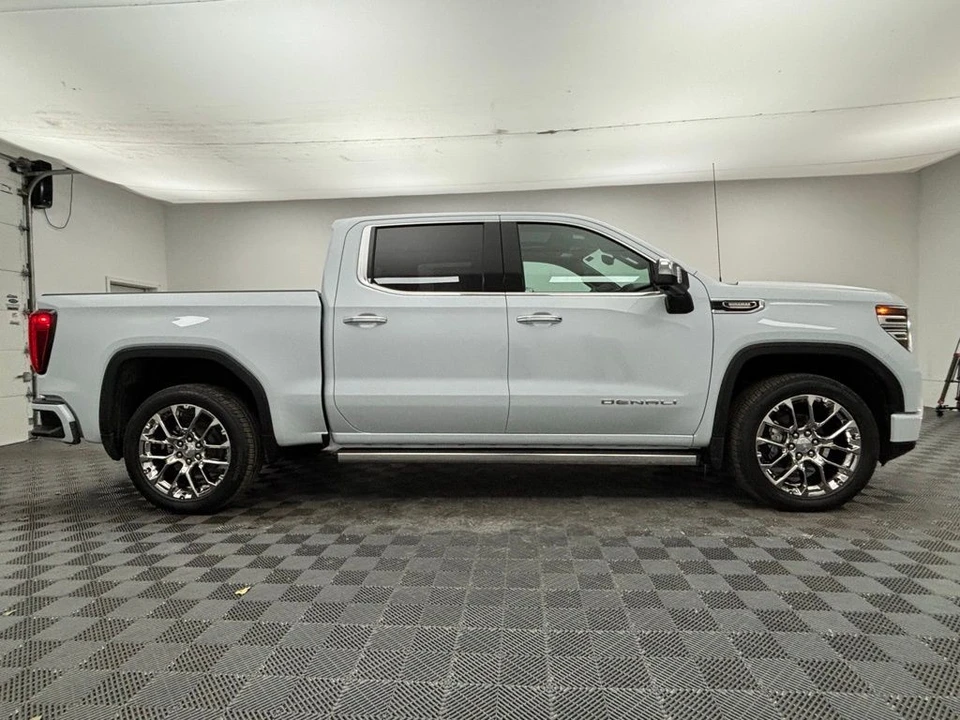 2026 GMC Sierra 5th Gen - Image 8 of 12