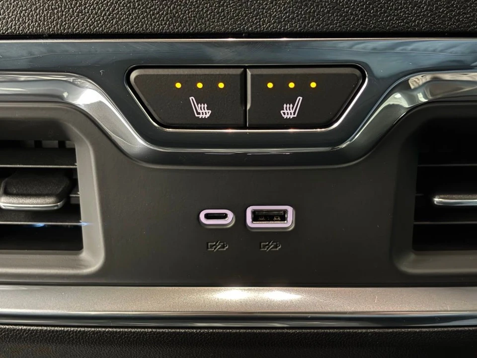 2026 GMC Sierra 5th Gen - Image 8 of 12