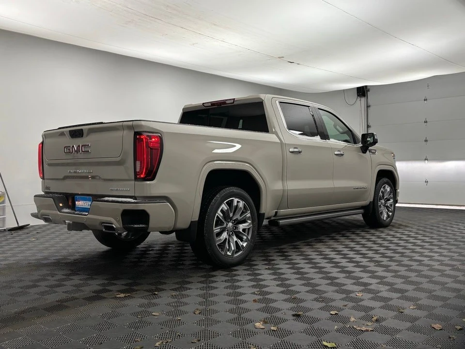 2026 GMC Sierra 5th Gen - Image 10 of 12