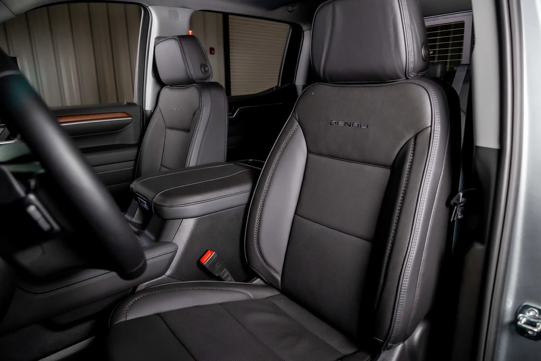 2026 GMC Sierra 5th Gen - Image 5 of 12