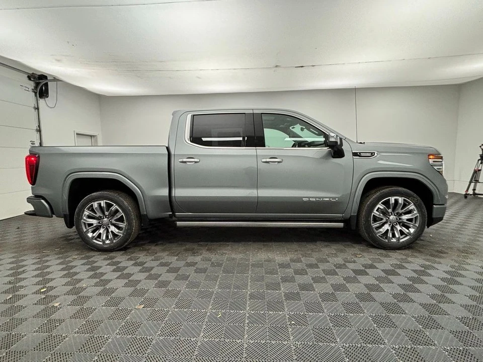 2026 GMC Sierra 5th Gen - Image 9 of 12