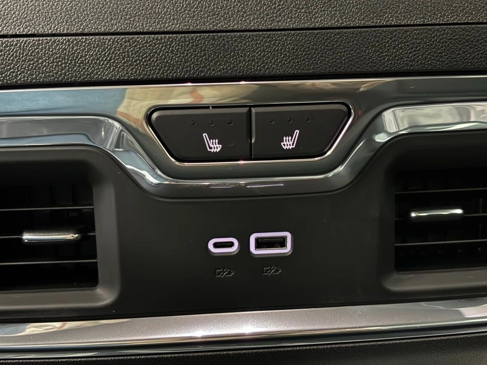 2026 GMC Sierra 5th Gen - Image 8 of 12