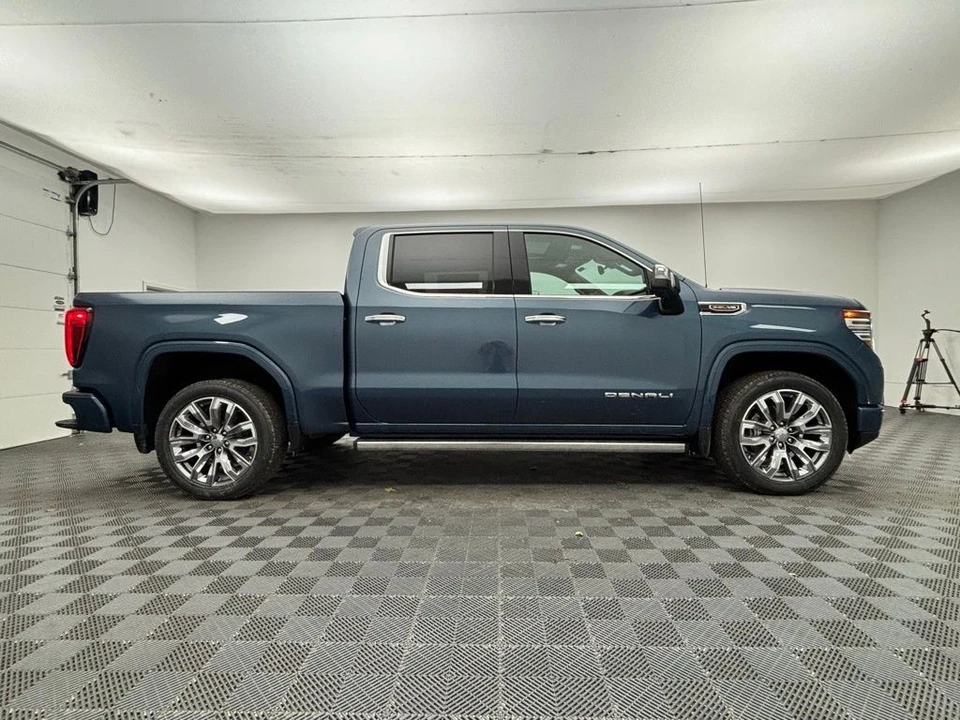 2026 GMC Sierra 5th Gen - Image 9 of 12