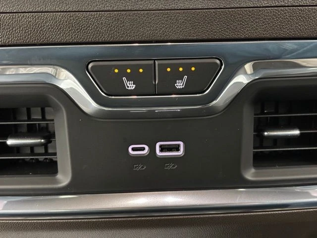 2026 GMC Sierra 5th Gen - Image 8 of 12