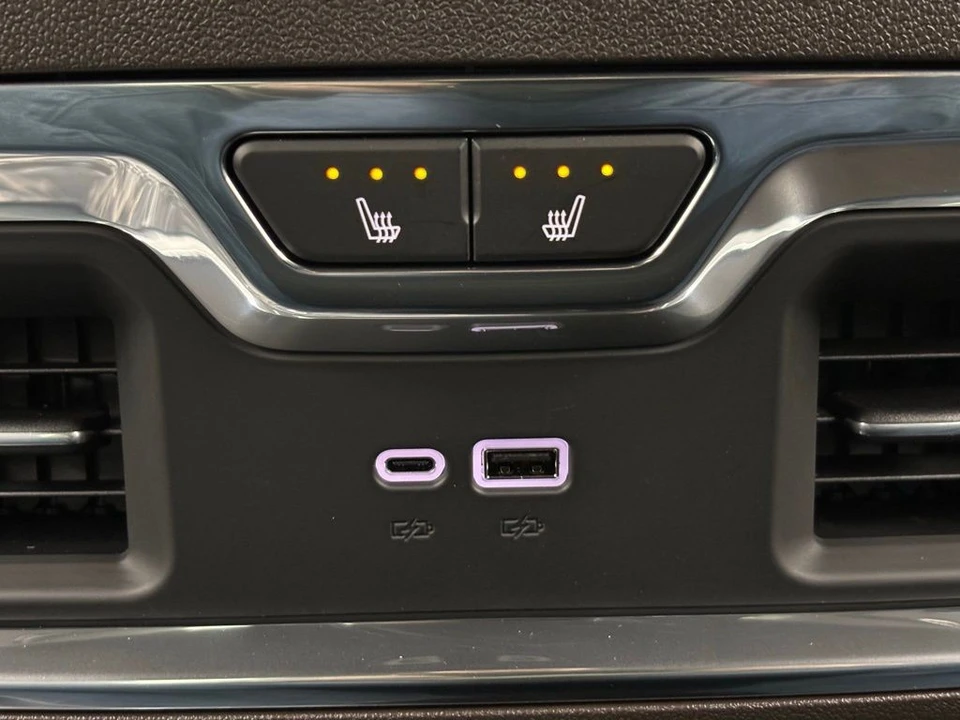 2026 GMC Sierra 5th Gen - Image 8 of 12