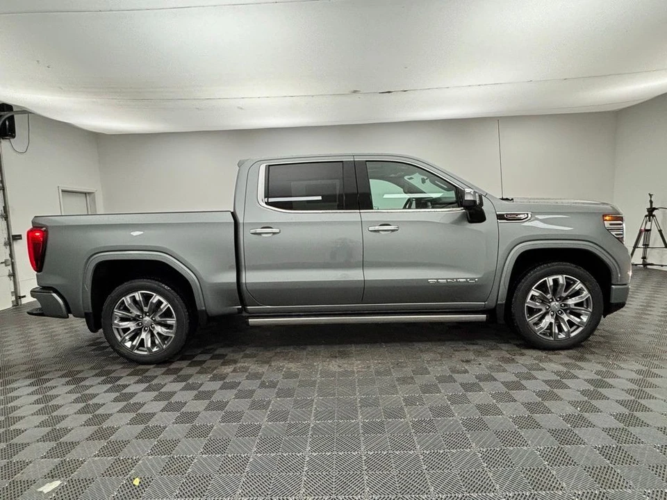 2026 GMC Sierra 5th Gen - Image 9 of 12